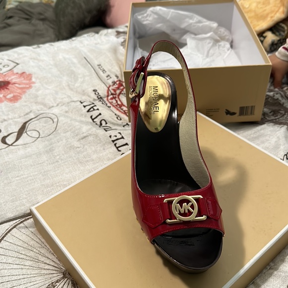 Micheal Kors Charm - Picture 4 of 8